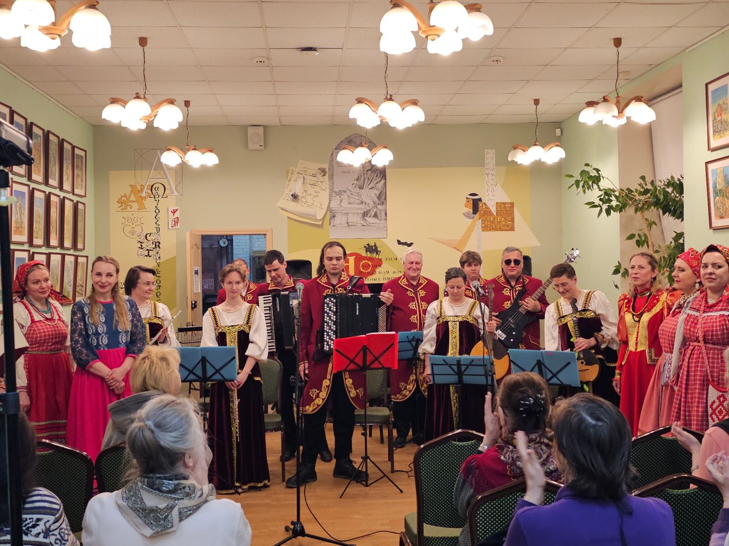 КОНЦЕРТ НАРОДНОГО ТЕАТРА ЗВУКА "РУССКАЯ РАПСОДИЯ" В ПЛАТОНОВКЕ