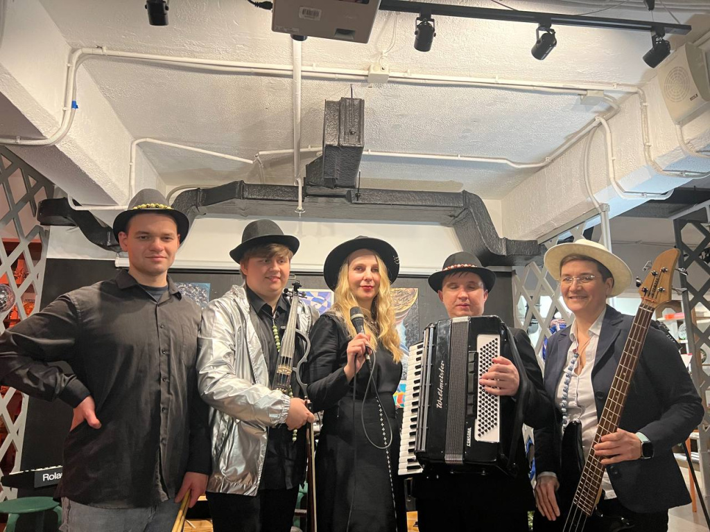 5287640766639443399_121.jpg 5287640766639443399_121.jpg